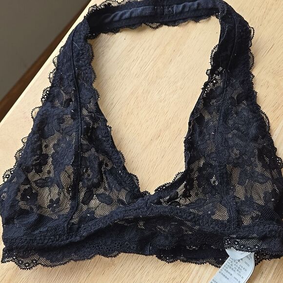 Gilly Hicks Top Womens XSmall Black Halter Bralette Lace V Neck Open Back Boho - Picture 3 of 16